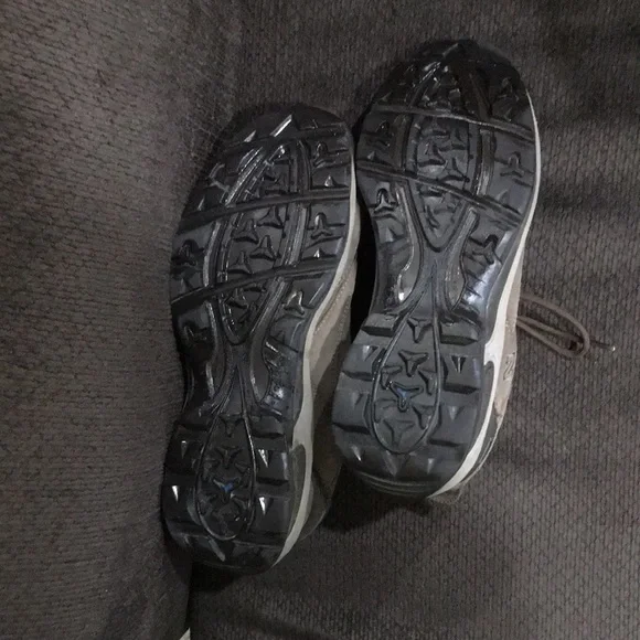 WATERPROOF New Balance Goretex shoes women 9 - Picture 8 of 15